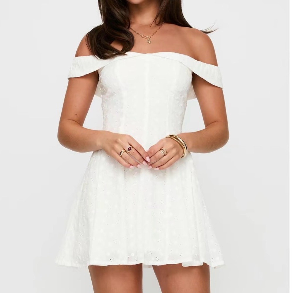 NWT Rosebud Broderie Off The Shoulder Mini Dress White